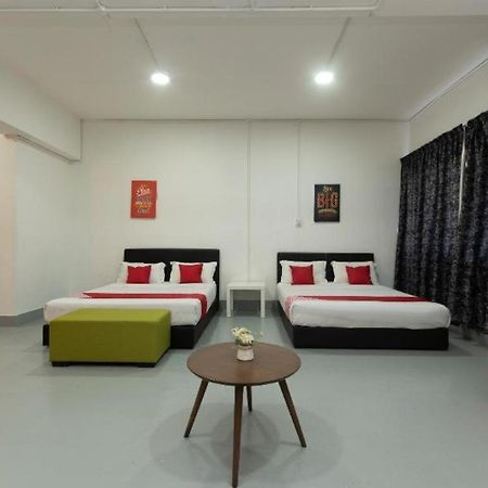 โอโย 43993 แมดสวีท Hotel โกตาคินาบาลู ภายนอก รูปภาพ