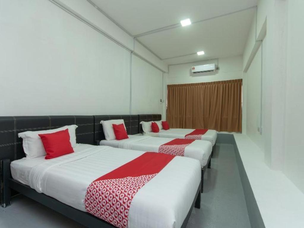 โอโย 43993 แมดสวีท Hotel โกตาคินาบาลู ภายนอก รูปภาพ