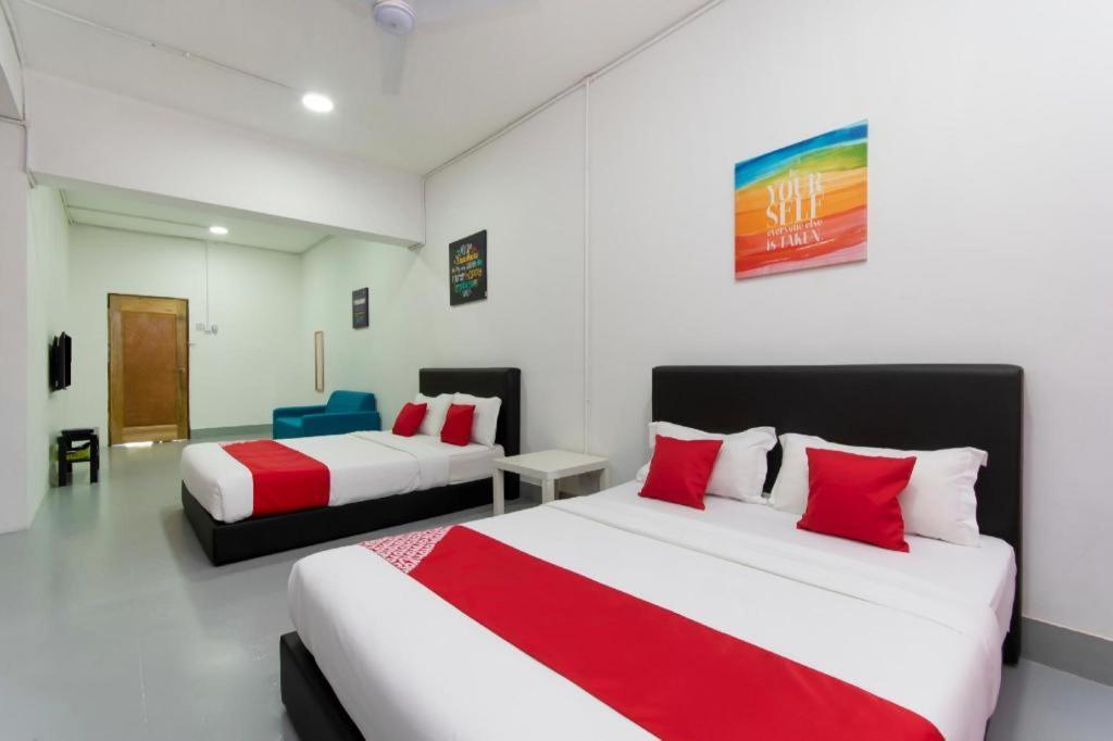 โอโย 43993 แมดสวีท Hotel โกตาคินาบาลู ภายนอก รูปภาพ