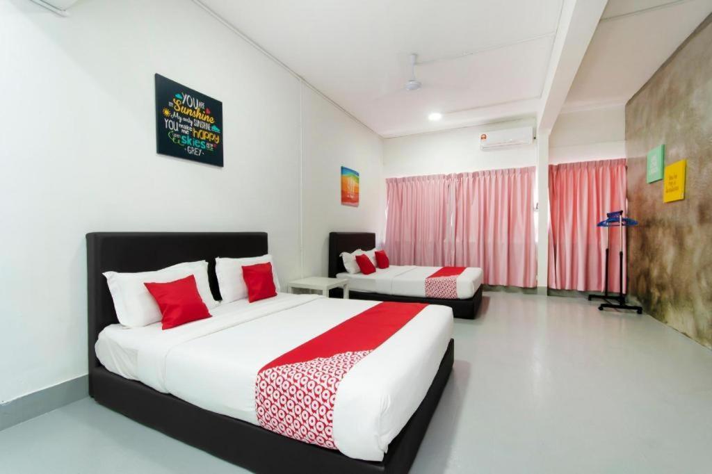 โอโย 43993 แมดสวีท Hotel โกตาคินาบาลู ภายนอก รูปภาพ