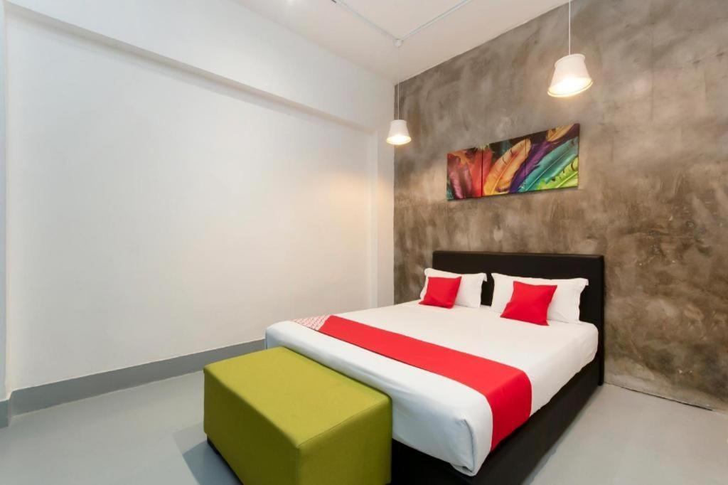 โอโย 43993 แมดสวีท Hotel โกตาคินาบาลู ภายนอก รูปภาพ