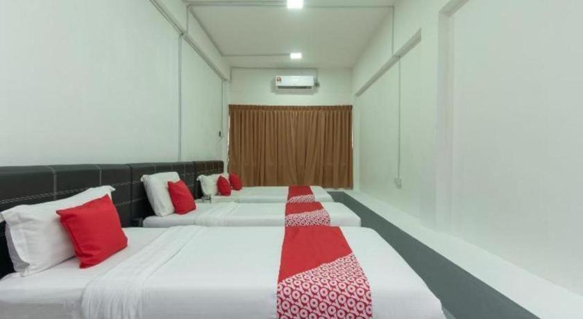 โอโย 43993 แมดสวีท Hotel โกตาคินาบาลู ภายนอก รูปภาพ