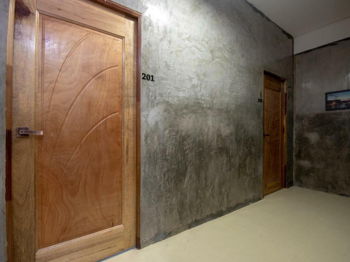 โอโย 43993 แมดสวีท Hotel โกตาคินาบาลู ภายนอก รูปภาพ
